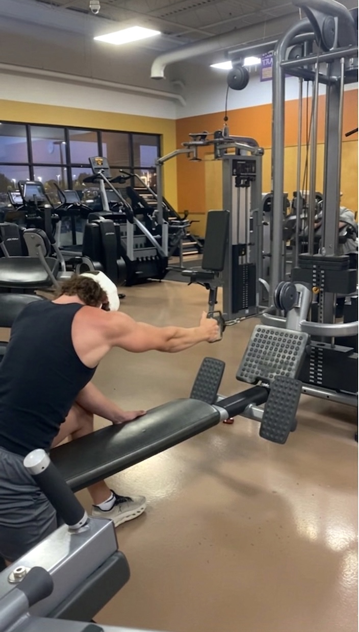 Single-arm cable row training